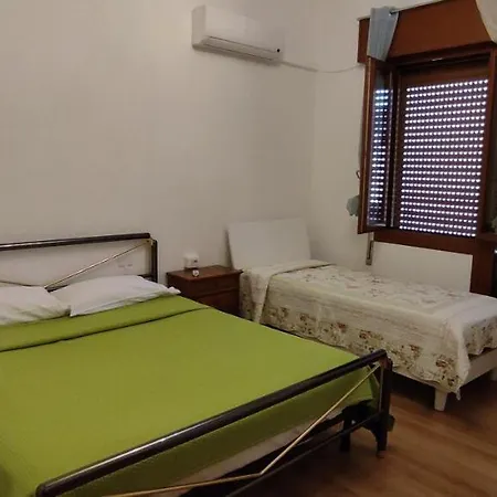 The Caponi Bros Bed and Breakfast Μέστρε