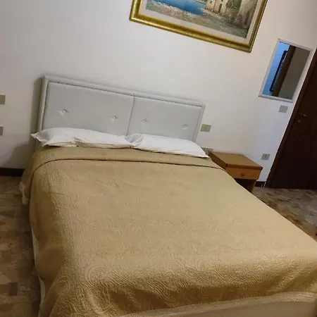 The Caponi Bros 2* Μέστρε