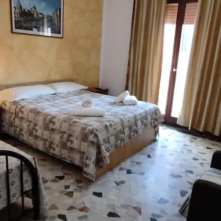 The Caponi Bros Bed and Breakfast Μέστρε