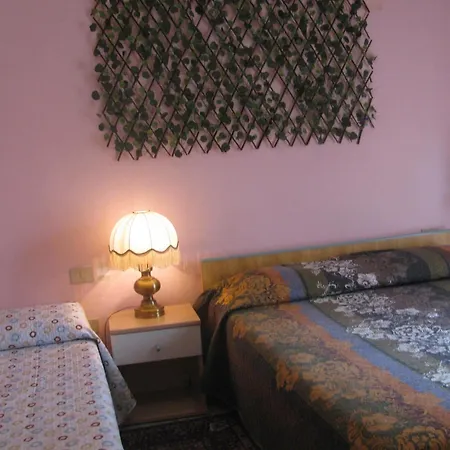 The Caponi Bros Bed and Breakfast Μέστρε