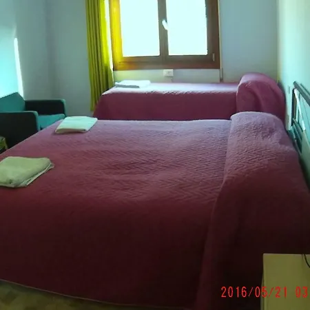 The Caponi Bros Bed and Breakfast Μέστρε